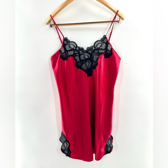 Victoria's Secret Vintage Gold Label Red & Black Lace Lingerie Nightgown - Picture 1 of 6